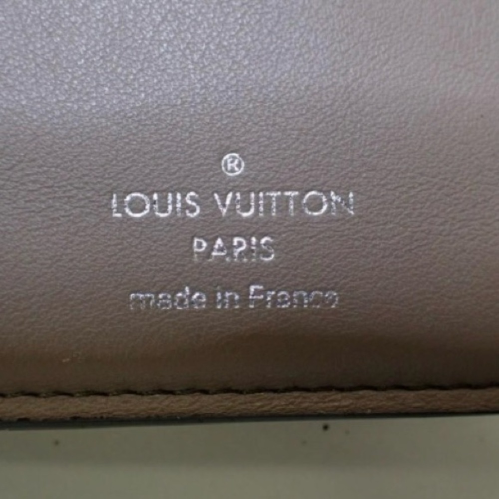 Louis Vuitton Capucines Compact Wallet - Picture 13 of 16